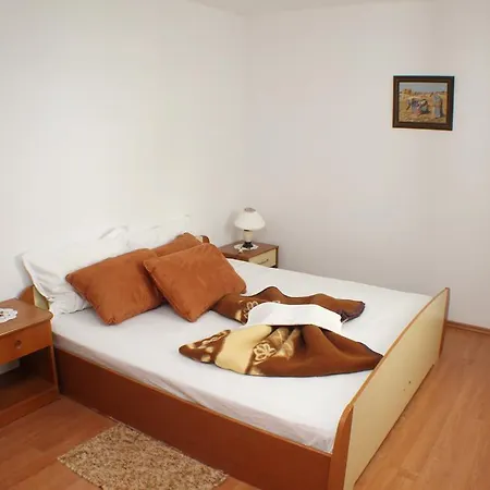 Apartment Mimoza *