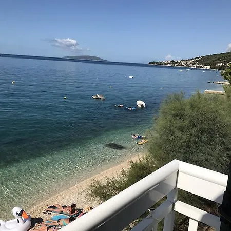 Mimoza Apartman *